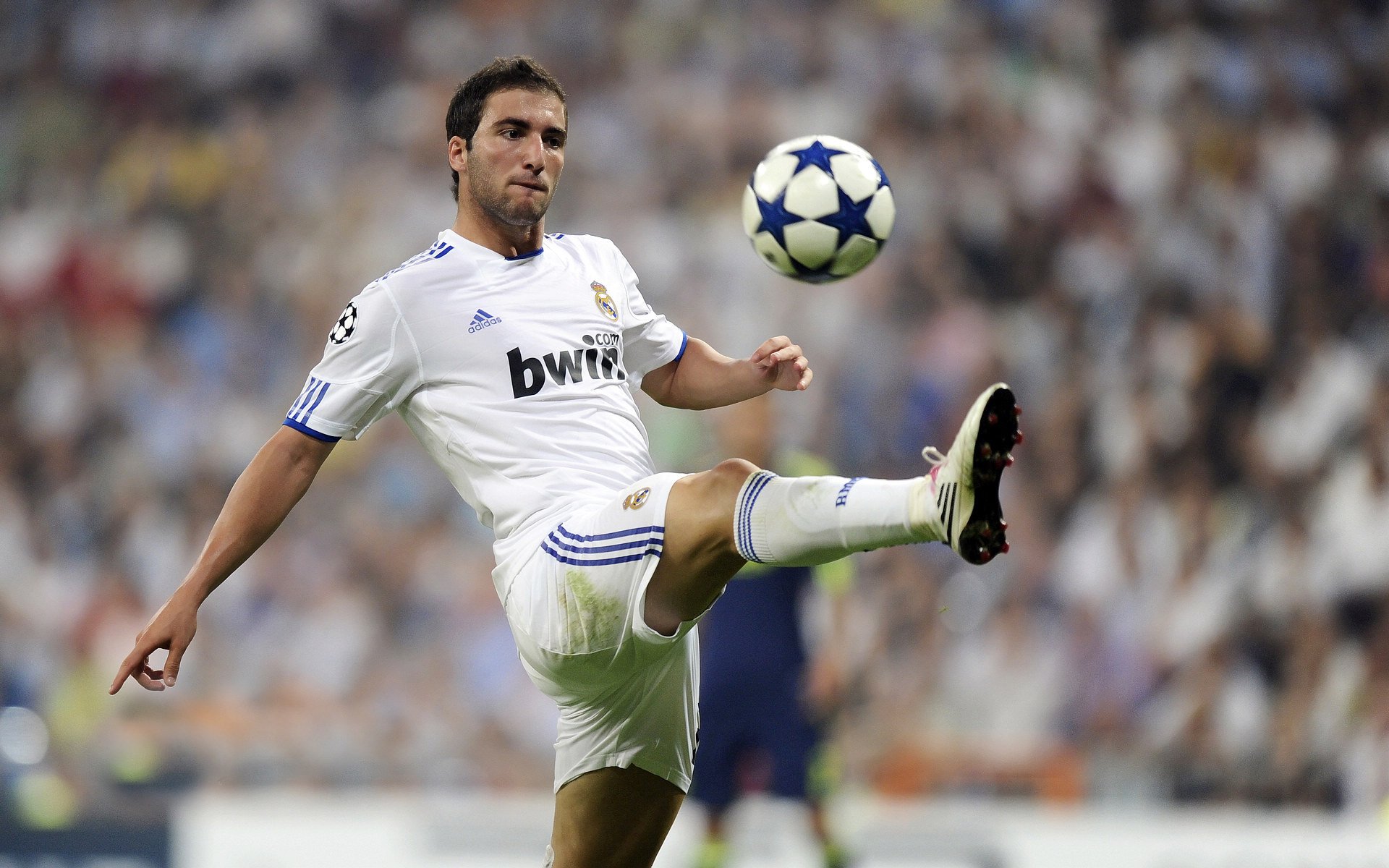 霍勒迪助攻上双展现成熟控场能力，霍勒迪是控卫吗